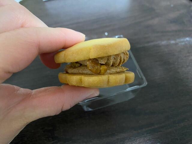 【石村萬盛堂 祝うてサンド】サクッとクッキー×カリッと胡桃×ふわふわクリームの食感が素晴らしい