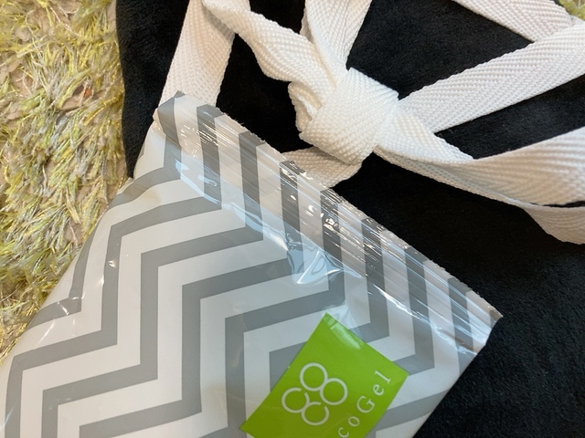 【ラッキー工業 保冷＆保温シート】保冷で25度を2.5時間、保温で35度を1.5時間保ちます