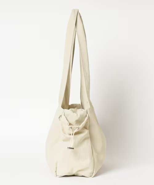 【LOWRYS FARM】「ナイロン5ポケットトートBAG」4,990円（税込）