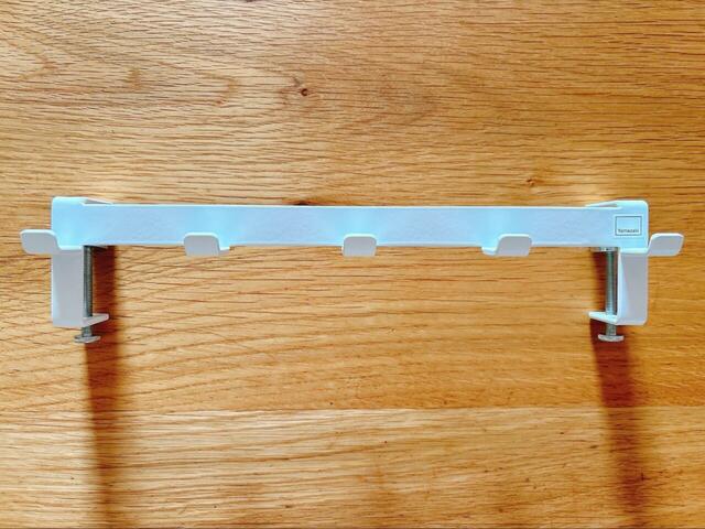 【山崎実業 tower テーブル横フック】丈夫なスチール製の5連フック。耐荷重はフック1つあたり1.5kgです