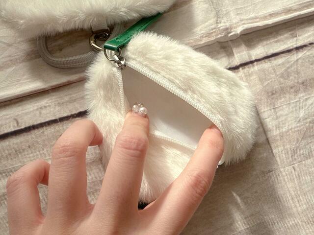 グリーンの引き手がおしゃれ