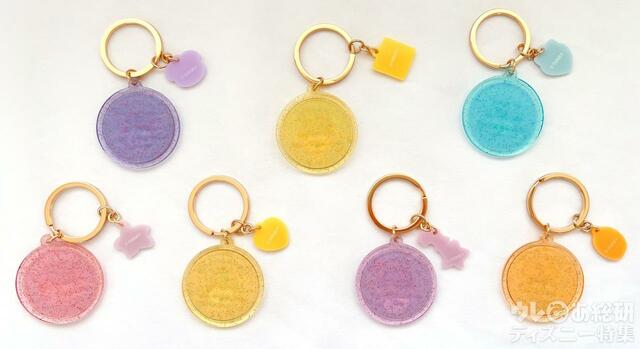 「 ダッフィー＆フレンズのフロム・オール・オブ・アス 」キーチェーンセット（裏）