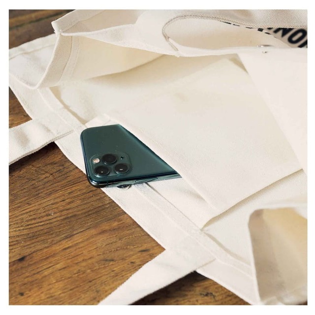 【KINOKUNIYA×OSAMU GOODS】鍵やスマホなど細かい小物を入れておける内ポケット付き