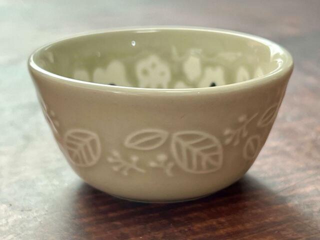 外側に葉っぱの模様が♪