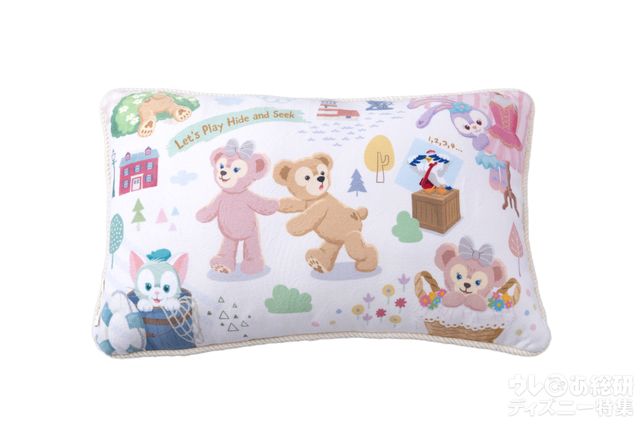 クッション ¥4,300｜「ダッフィーたちのかくれんぼ（Let's Play Hide and Seek）」