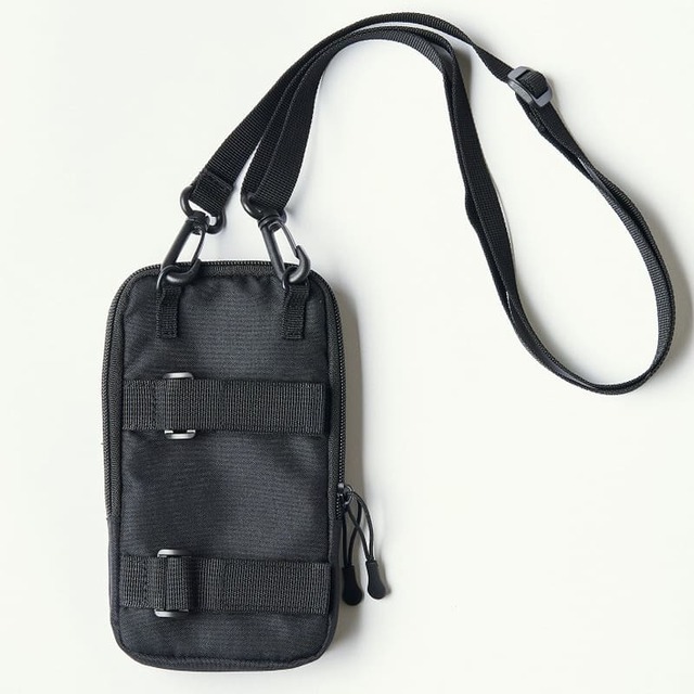 【モンベル『mont-bell 50th ANNIVERSARY BOOK』（宝島社）】リュックなどに付けられる面ファスナーベルト