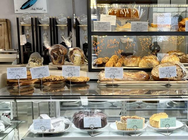 【アンダーブラフコーヒー】スイーツ好き垂涎のお菓子がたくさん並んでいました