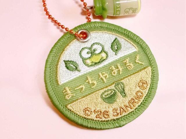 けろっぴは抹茶ミルク。抹茶をたてる道具のデザイン入り♪