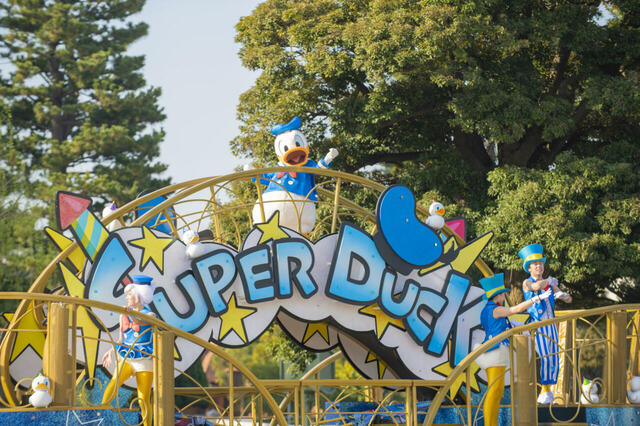 「クワッキーセレブレーション★ ドナルド・ザ・レジェンド!」のようす【「ディズニー・パルパルーザ“ドナルドのクワッキー・ダック！ダック！ダックシティ！”」】