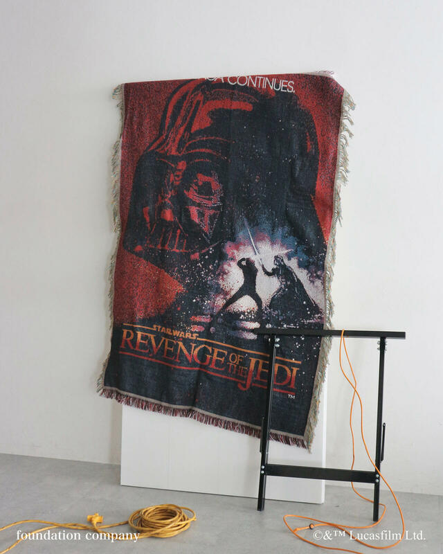 【STAR WARS】ジャガードストール  価格：8,800円（税込）  カラー展開： ブラック系00  サイズ：FREE