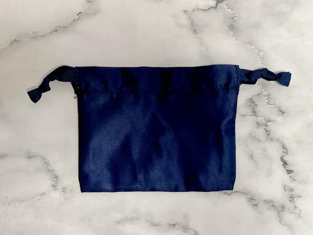 【otonaMUSE（オトナミューズ）5月号】「付録：gelato pique（ジェラート ピケ）サテン巾着ポーチ大中小3点セット」小サイズは無地のネイビー！