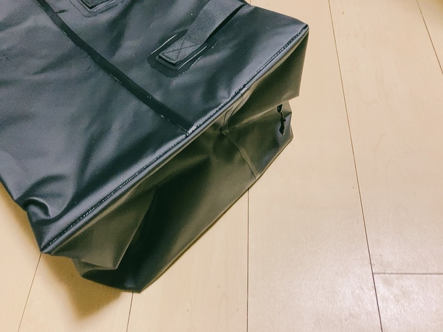 【ワークマン 防水ボストンバッグ】マチも広い