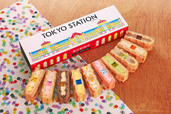 「東京駅限定 ワッフル10個セット」（1,300円）