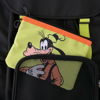 ディズニーグッズ情報】バッグの内側までグーフィーだらけ