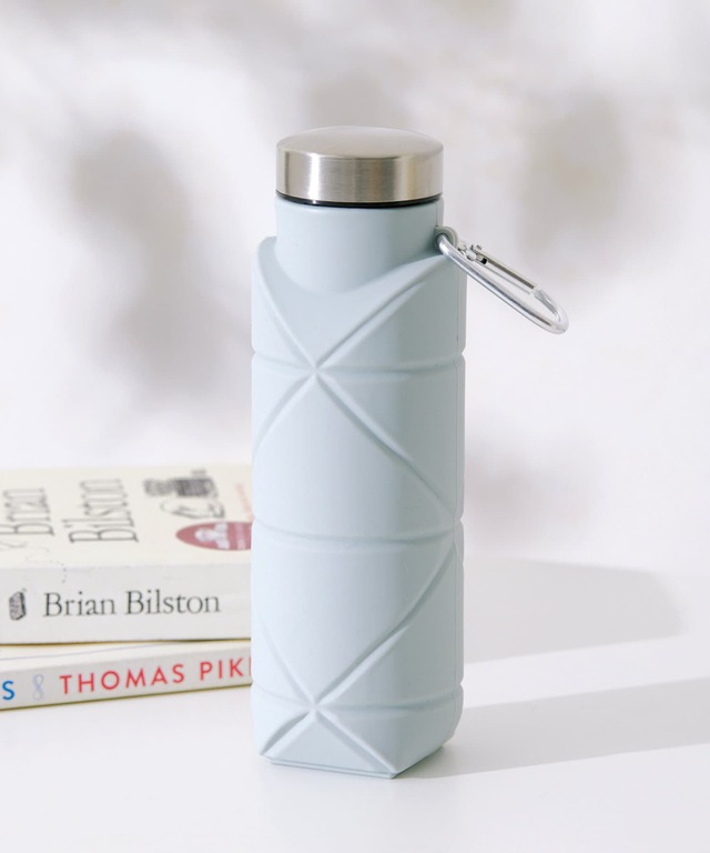 【3COINSの暑さ対策グッズ売上ランキング 1位】「折り畳みボトル」550円（税込）