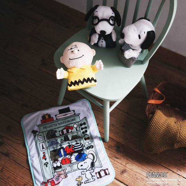 【PEANUTS×Afternoon Tea】パペット 各3,520円、ブランケット 2,750円(いずれもオンラインストア・一部店舗限定)