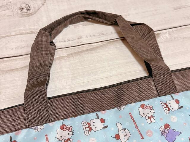 持ち手の長さは約53cm。肩がけもラクラク可能!