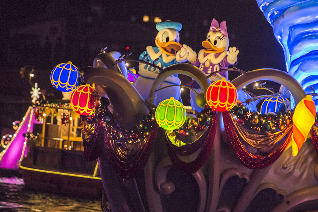 『東京ディズニーシー 20周年 アニバーサリー・セレクション』カラー・オブ・クリスマス