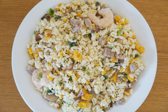 冷凍状態で、袋から皿に移したところ。