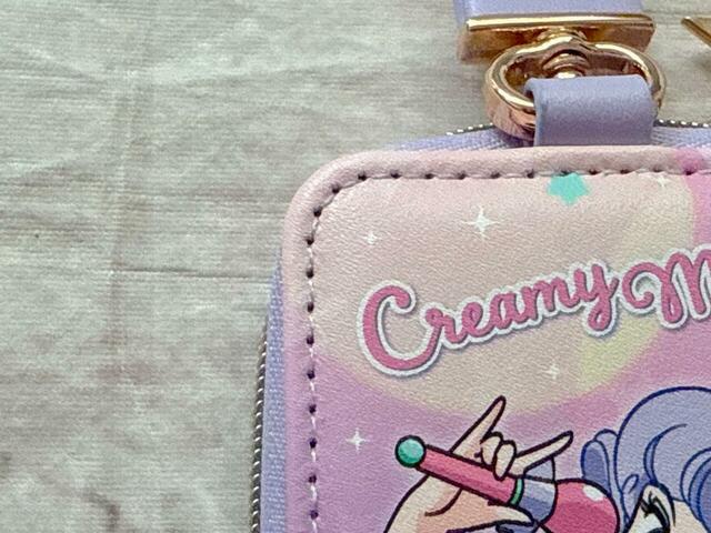 素材は高級感のある合成皮革