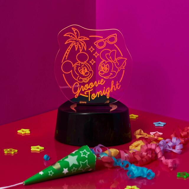 ネオン風のアクリルライト 4,490円｜ディズニーファンタジーショップ「ミッキーマウス タイムスリップ」シリーズ