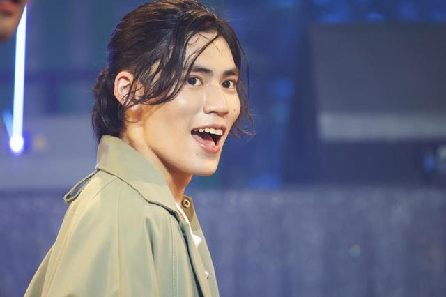 『BUDDiiS vol.01 - SUNRiiSE -』撮影：笹森健一