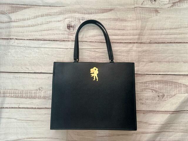 背面にも素敵なデザインが!