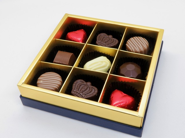 成城石井　プラリネ　9個入