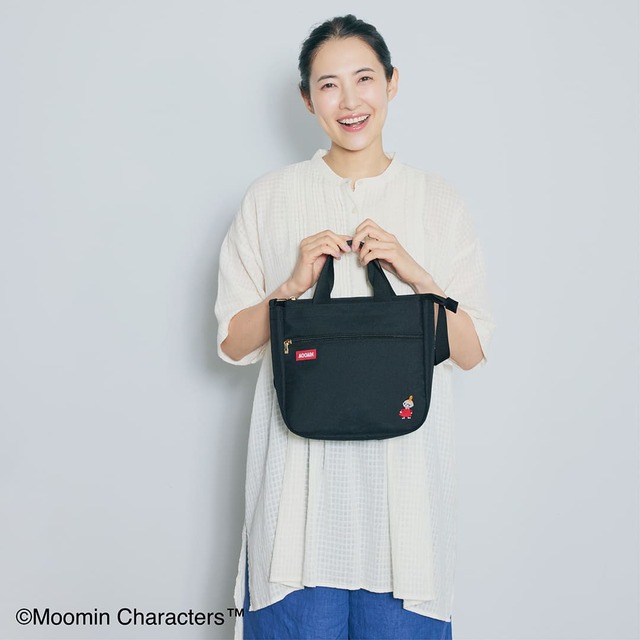 ハンドルが付いているので手持ちでも使える