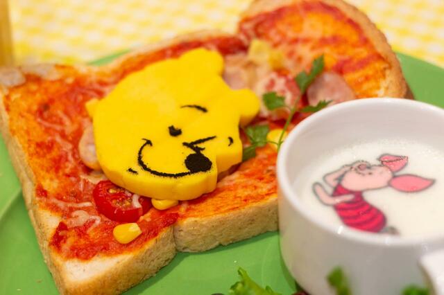 友だち♪ピザ風トースト 2,390円｜「くまのプーさん」FUNNY & HUNNY OH MY CAFE