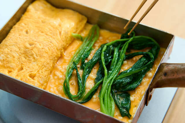 雑な完全食：もち麦卵焼き　調理イメージ