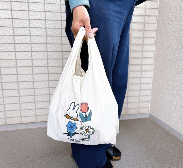 【Dick Bruna DB/ストラップ付きショッパーバッグ】手持ちと肩掛け、シーンに合わせて使い分けられる2WAY仕様です◎