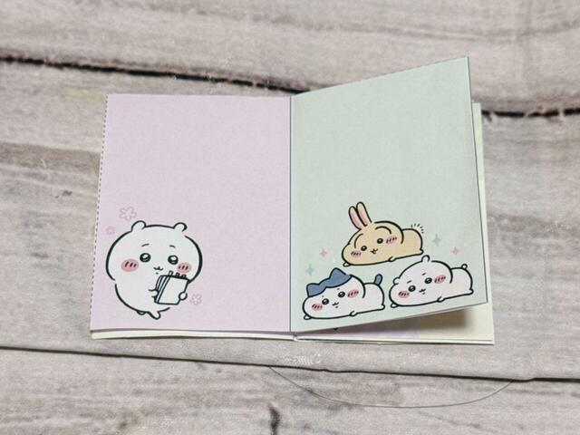 中は全て異なるイラストでフルカラーなのがうれしいポイント！