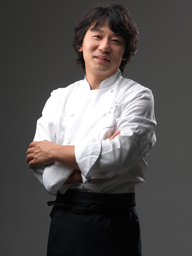 サダハルアオキ氏