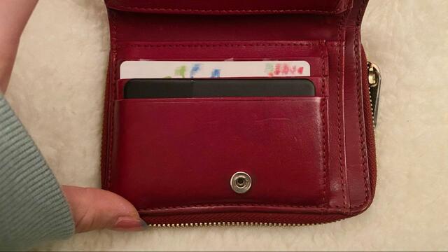 【Anker Security SmartTrack Card (紛失防止トラッカー)】財布のカードスペースにスッポリと入ります