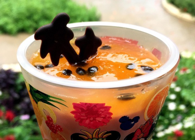 オレンジ&サワームース、スーベニアカップ付き 