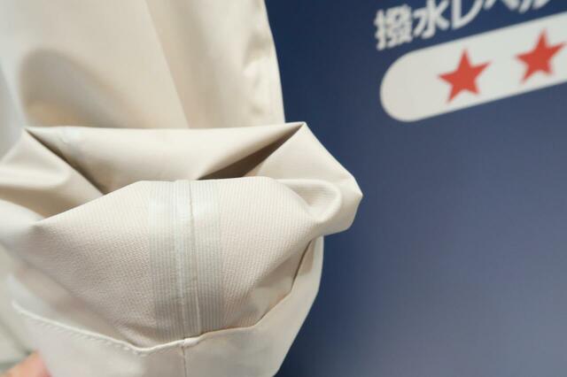 耐雨度：グレード5の商品は縫い目の裏にも防水テープが貼られています