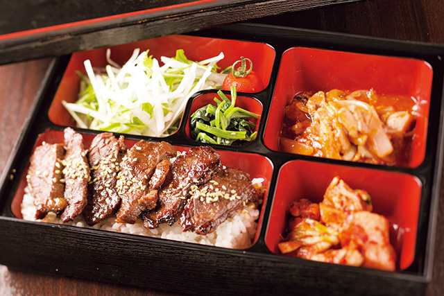 炭火焼肉コリアンハウス（大通エリア）　焼き肉弁当 780円　やわらか牛ハラミは専門店ならではのご飯に合う味付けに。