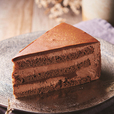 「糖質86％カットの濃厚チョコショートケーキ」324円（税込）