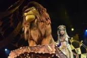 【香港ディズニー】生歌にアクロバット! 大迫力の「フェスティバル・オブ・ザ・ライオンキング」完全ガイド