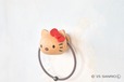 【ハローキティ「マグネットハンガー（レッド）」1,980円】立体のキティちゃんとリボンが目を引くマグネットハンガー