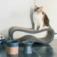 「&CAT（アンドキャット）」猫用インテリア＆グッズ：AC スクラッチャー ラウンジ 5,720円、HM BOWL（フード＆ウォーターボウル）7,700円、CHALICE（フードボウル）4,950円