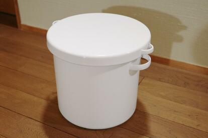 2年以上愛用している野田琺瑯「ラウンドストッカー 」。米びつ選びに