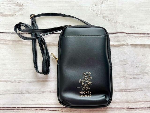 【Disney MICKEY MOUSE スマホショルダー BOOK】ミッキーがキラリと光るシックなスマホショルダー