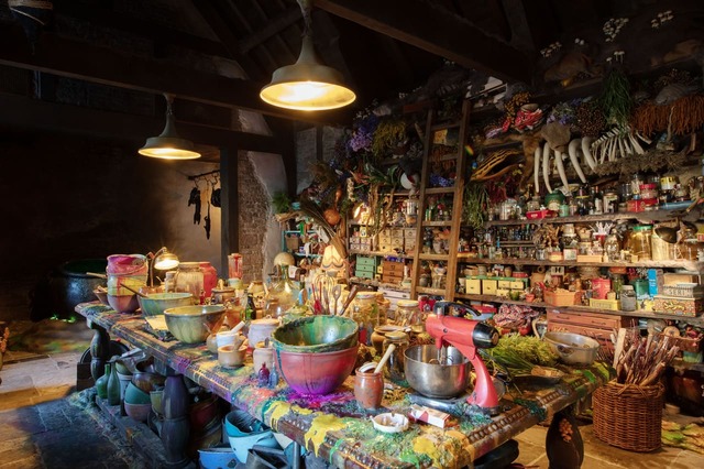 「魔女の谷」魔女の家 ベラ・ヤーガの作業部屋