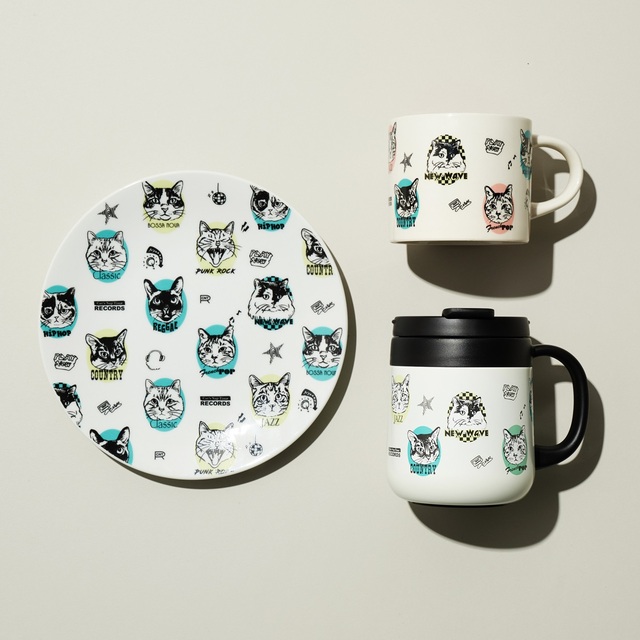 プレート ¥2,420、マグカップ ¥2,200、ステンレスマグ ¥3,080