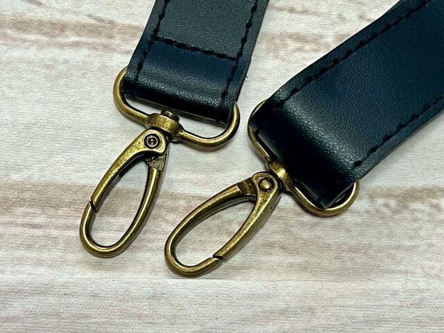 アンティークゴールドの金具もおしゃれ！