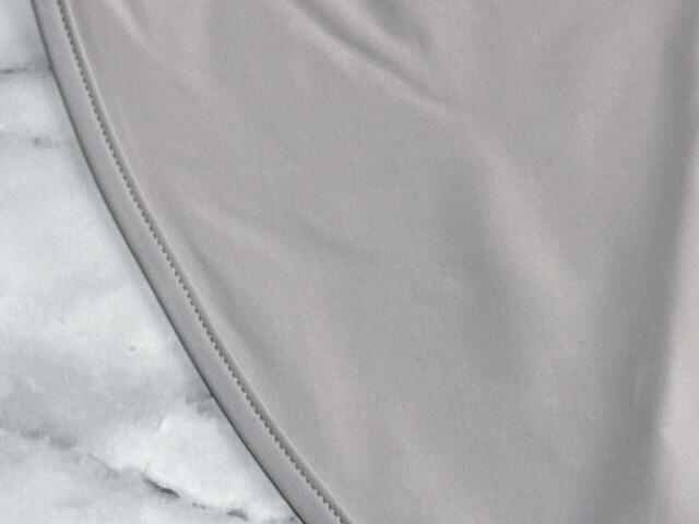 素材は81% ナイロン、19% ポリウレタン