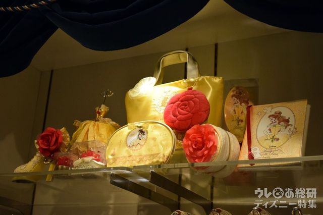 ”ベルイエロー”の華やかな小物はプレゼントにも