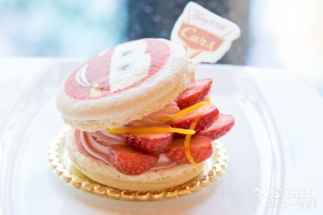 “ピクサー・プレイタイム”ケーキセット 1,600円｜ピクサー・プレイタイム｜ディズニーアンバサダーホテル「ハイピリオン・ラウンジ」